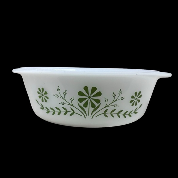 Mid Century White and Green Daisy Glasbake Casserole Dish 11/2 Quart - Picture 1 of 5
